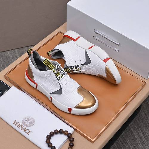 Picture of Versace Shoes Men _SKUfw122686372fw